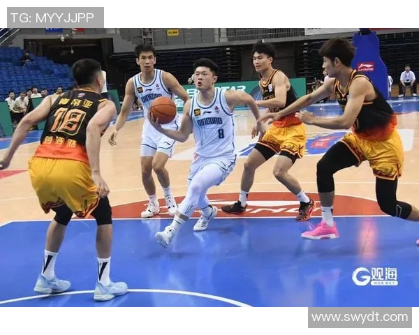 全新阵容集体亮相!青岛男篮举办球迷开放日活动 全新阵容集体亮相!青岛男篮举办球迷开放日活动